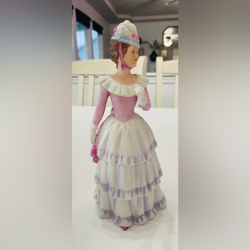 Vintage‎ 1980 Homco Victorian Porcelain Lady
